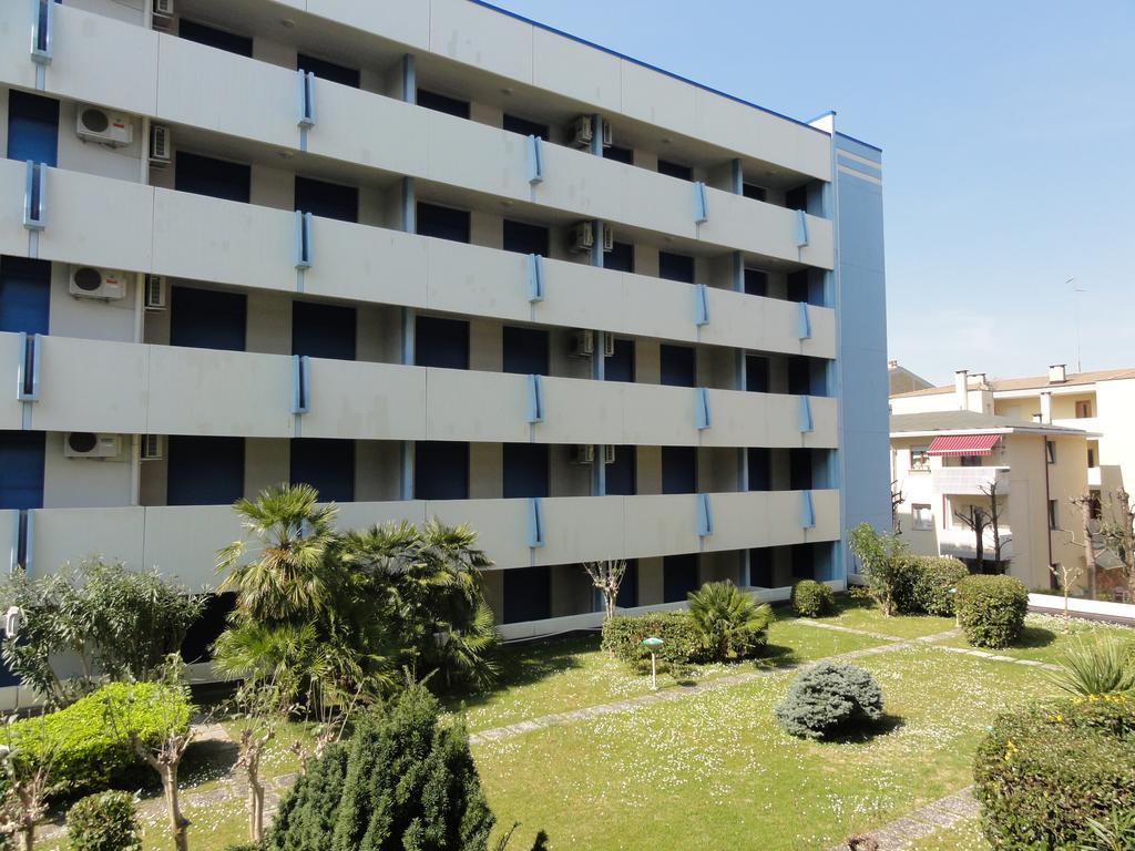 Residence Acapulco Bibione Exterior photo